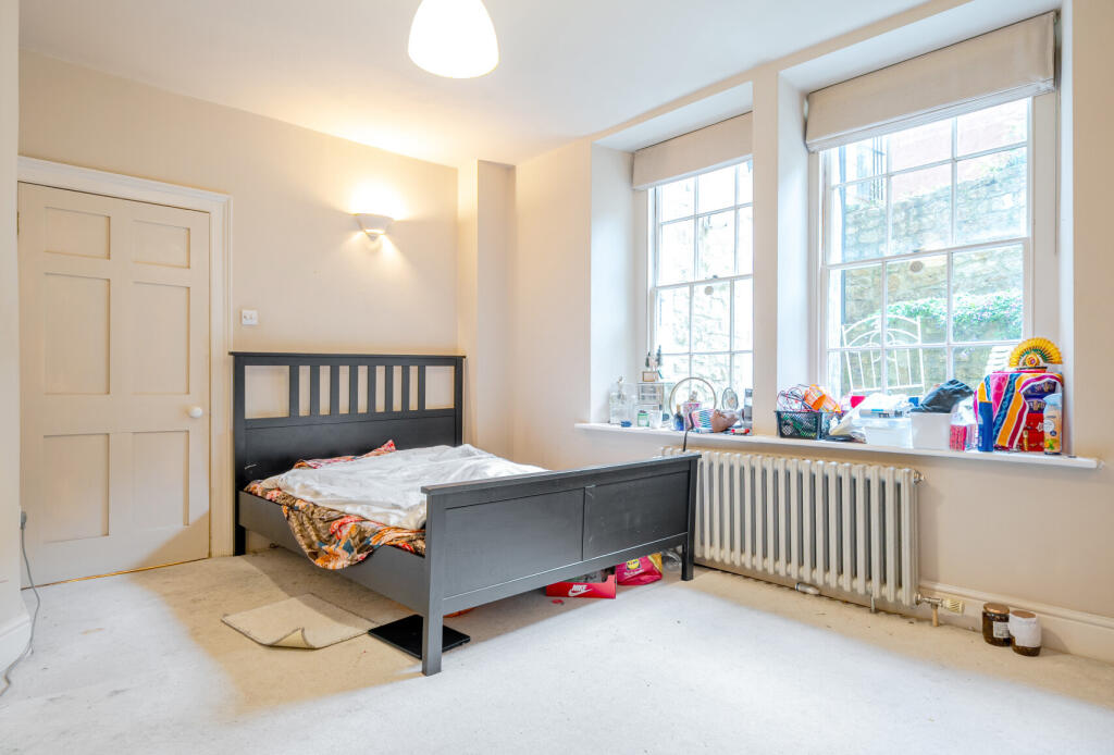 1306484-6-684ac1c...