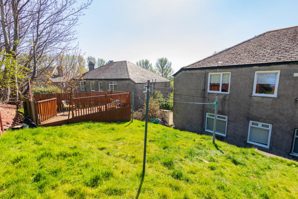 316 Gladsmuir rd Hillington Glasgow G52 2LQ L-24