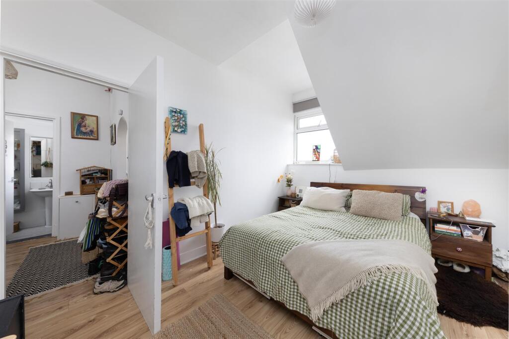 Flat 4.jpg