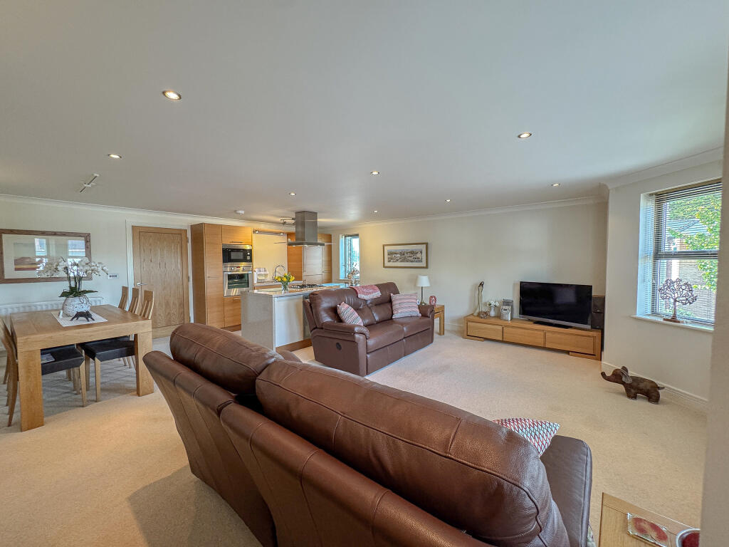 Living Area (2)