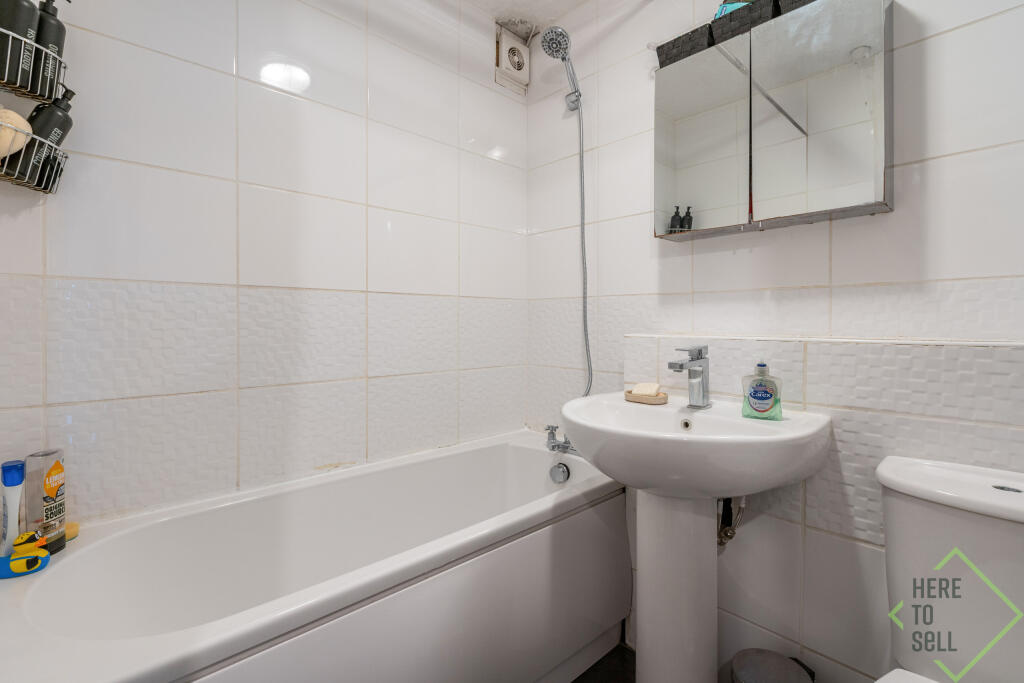 20 Crofton Way, Enfield, EN2 8HS-13