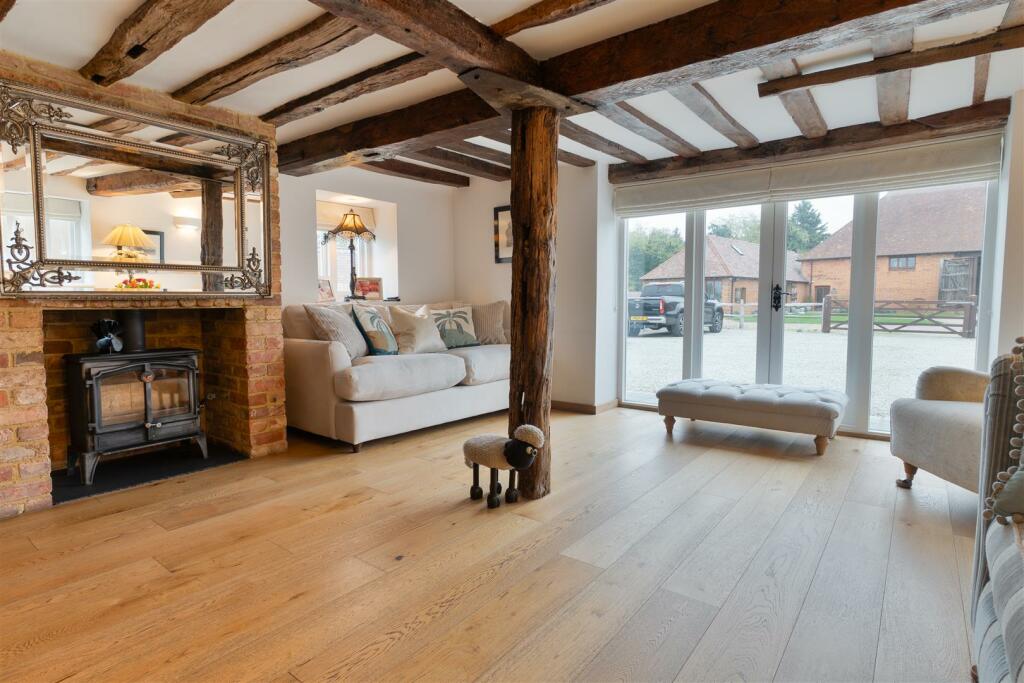 Living Room.jpg