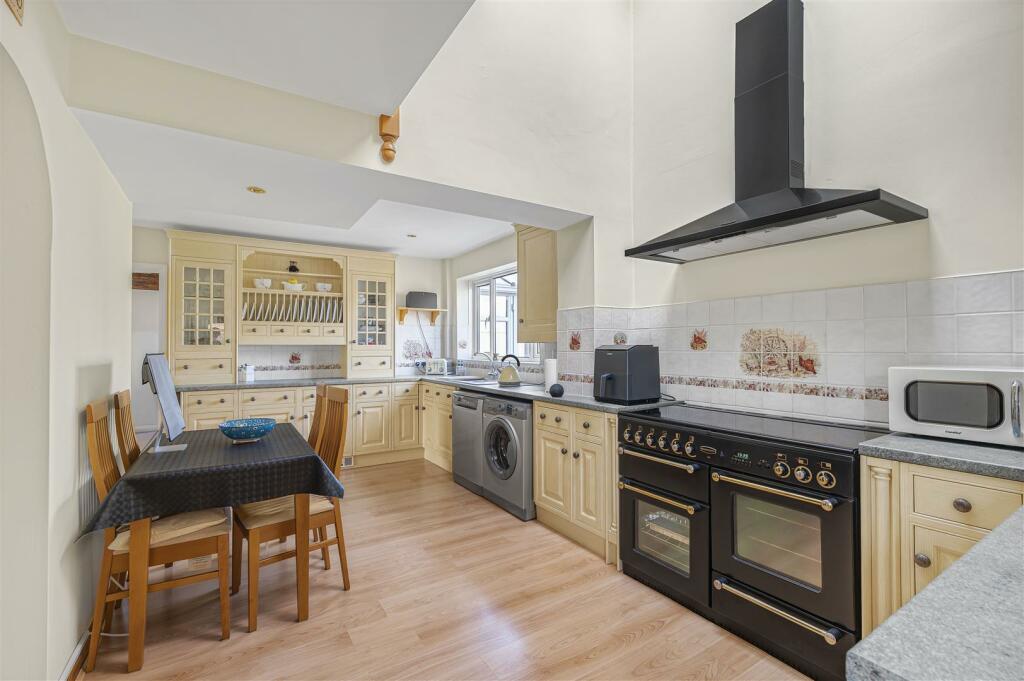 Kitchen/Breakfast Room