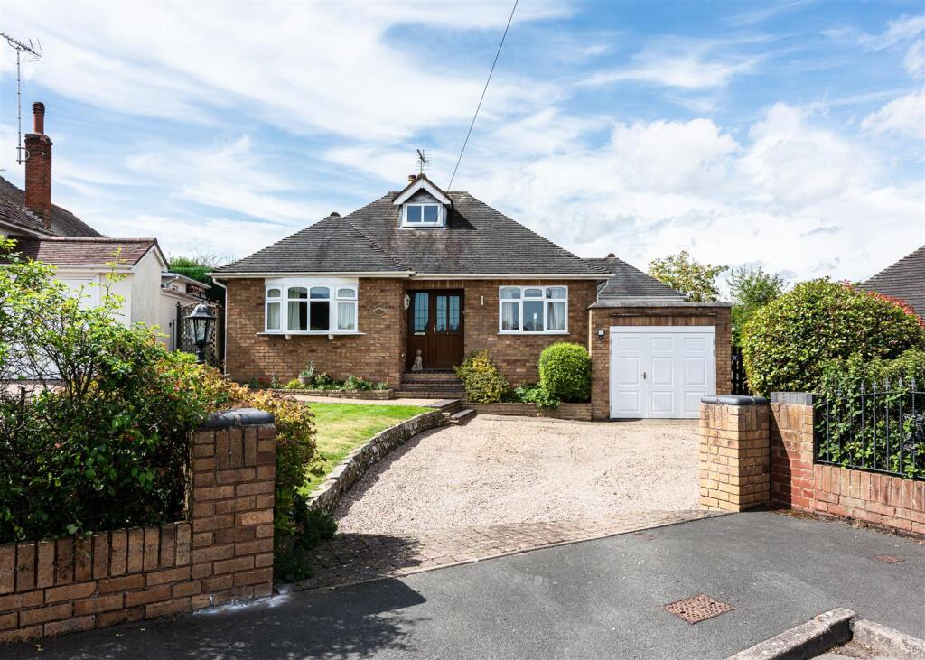 8 Crockington Close-Front 1.jpg