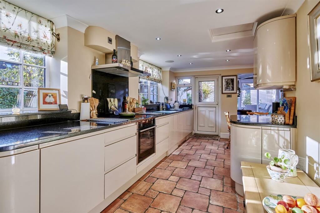 71 Kettering Rd Burton Latimer-12.jpg