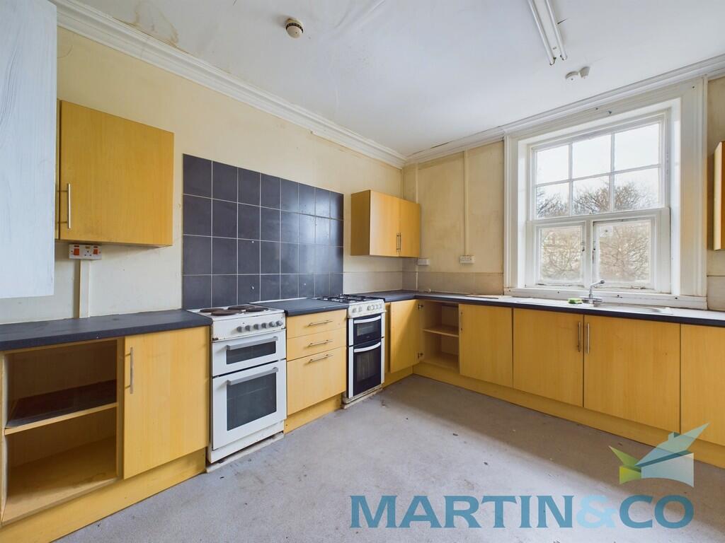 CAM01870G0-PR0155...