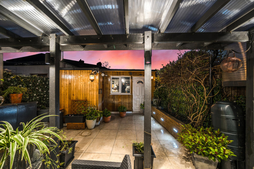 1393116-3-693c448...