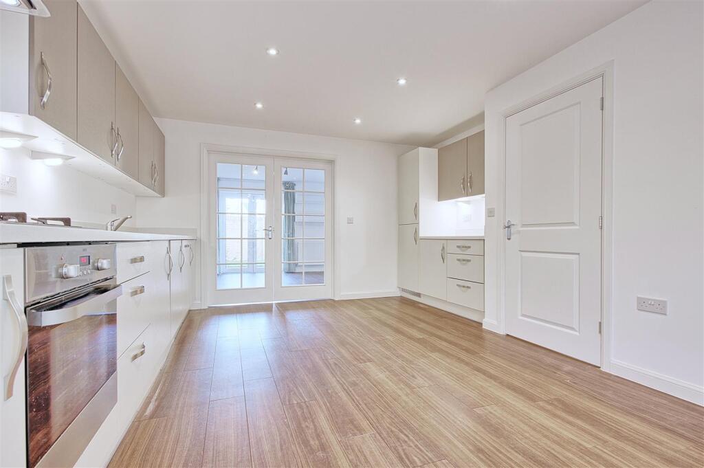 Kitchen 3.jpg