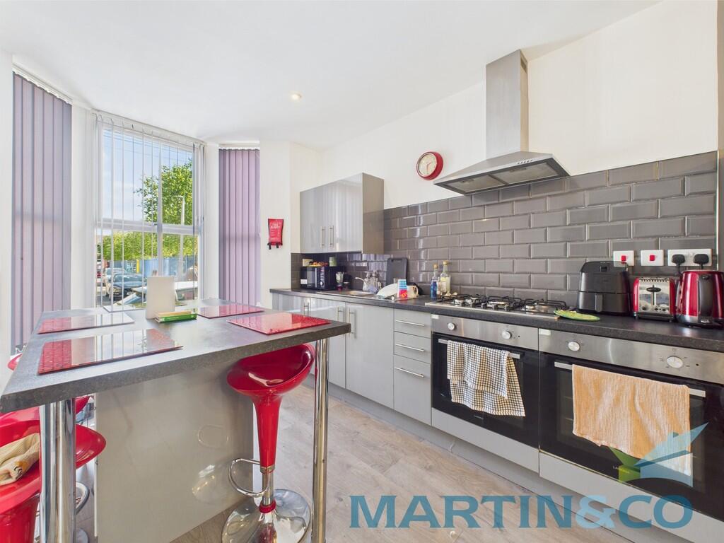 CAM01870G0-PR0167...