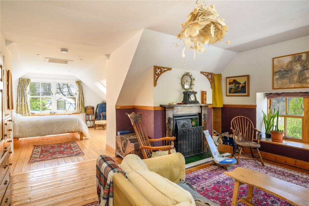 Bedroom 1/Sitting Rm