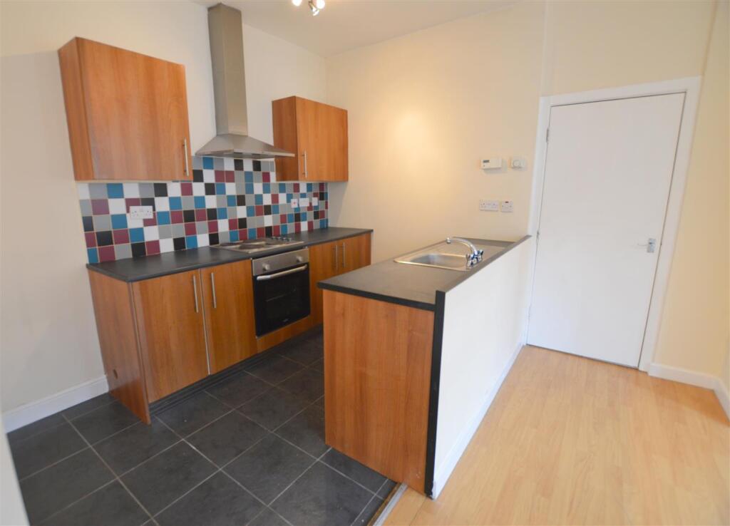11a Laurel Street Kitchen.jpg