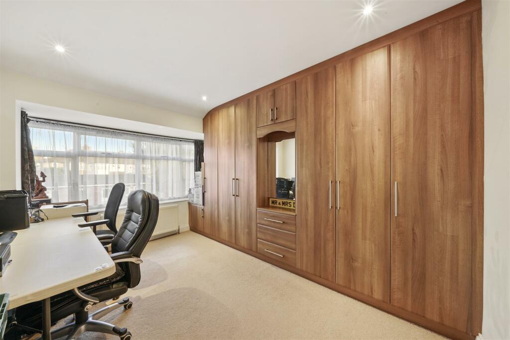 48 Empire Road, Perivale - RINNeHVozoFfYEyrKr51.jp