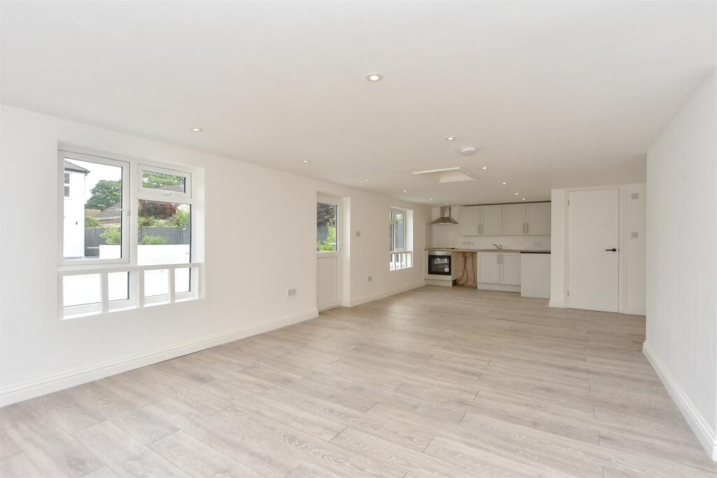 Annexe Kitchen/ Living Area