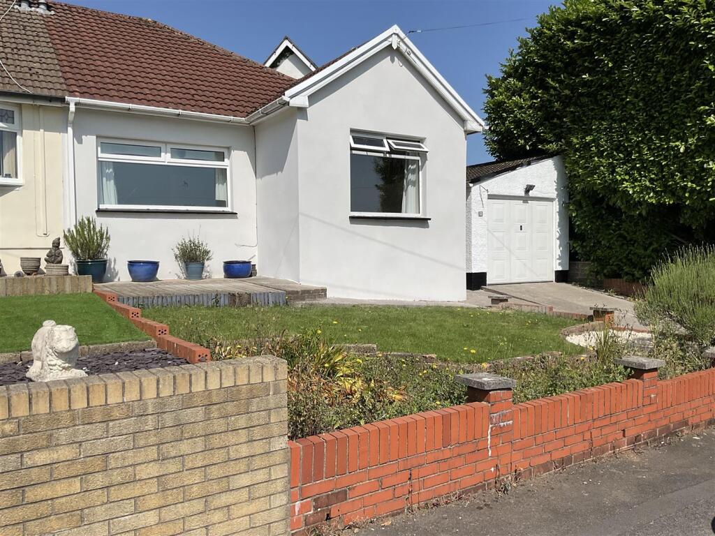 12 Energlyn close new front photo.jpeg