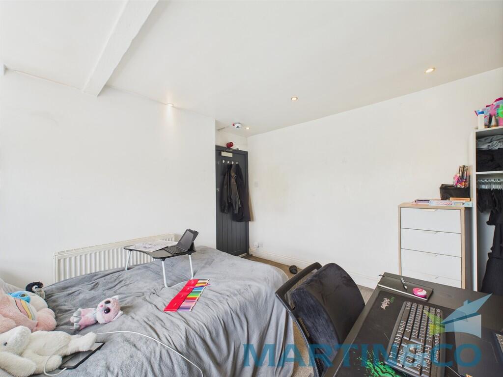 CAM01870G0-PR0164...