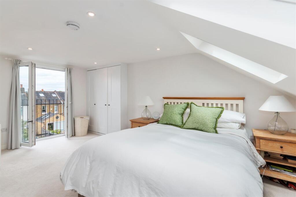 Master Bedroom With En-Suite