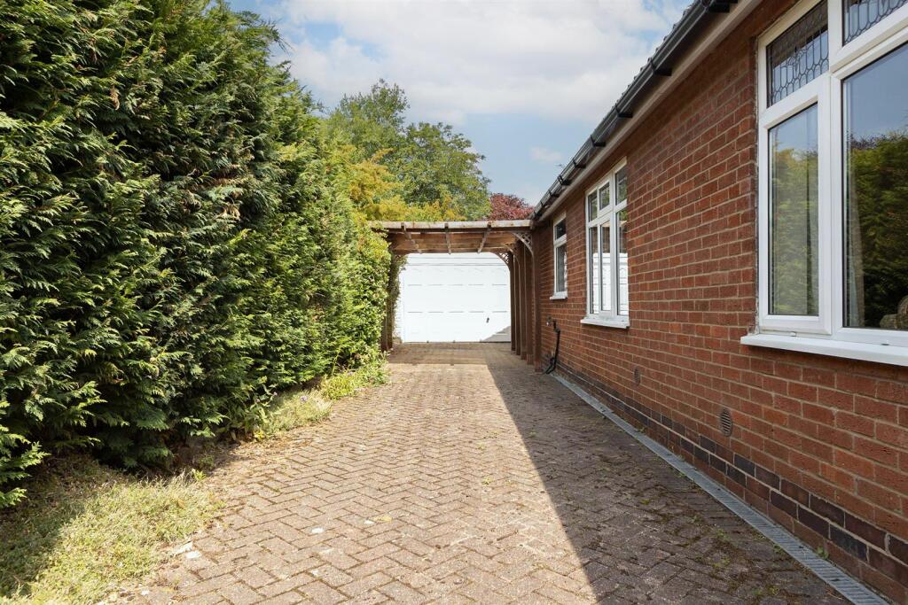 Oatlands, Church Drive