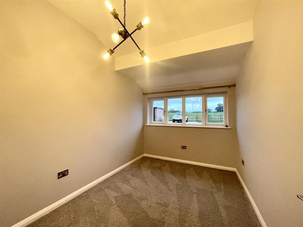 Bedroom.JPG