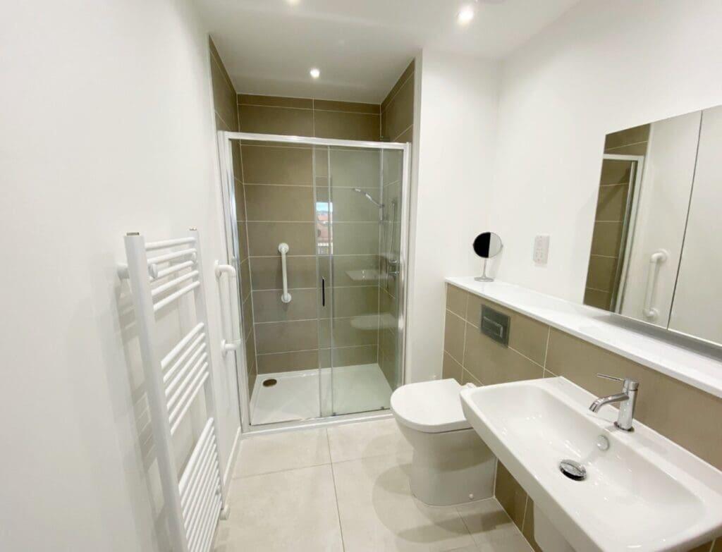 SHOWER ROOM