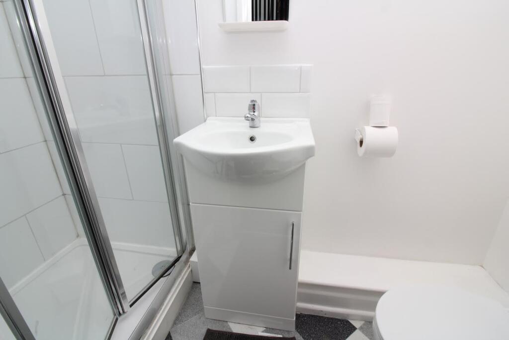bathroom-3.jpg