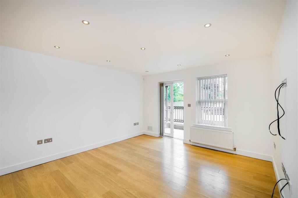 3 Ivydene Court-9.jpg