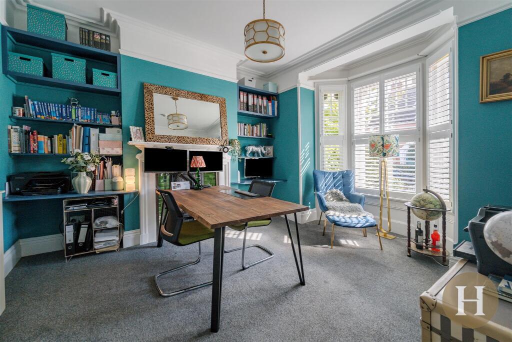 Hadleigh Estate Agents-88.jpg