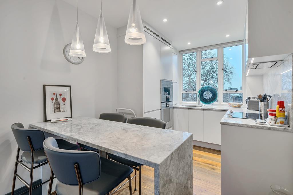 Eat-in Kitchen