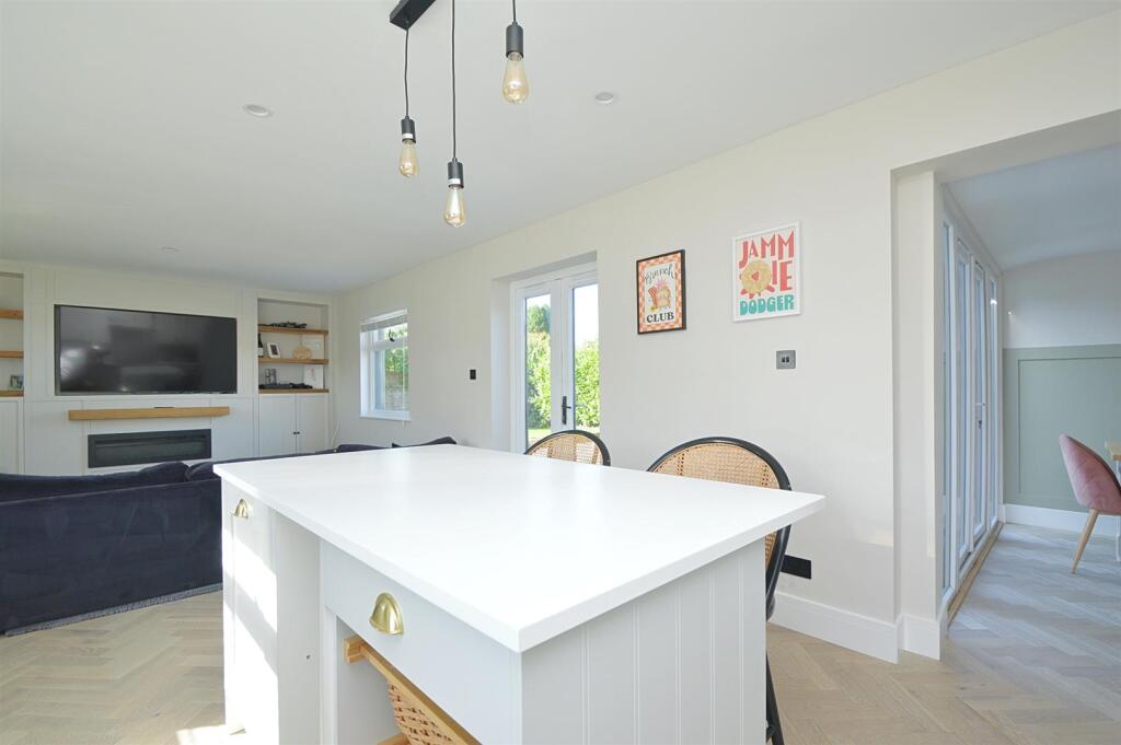 resizedKitchen3.jpg