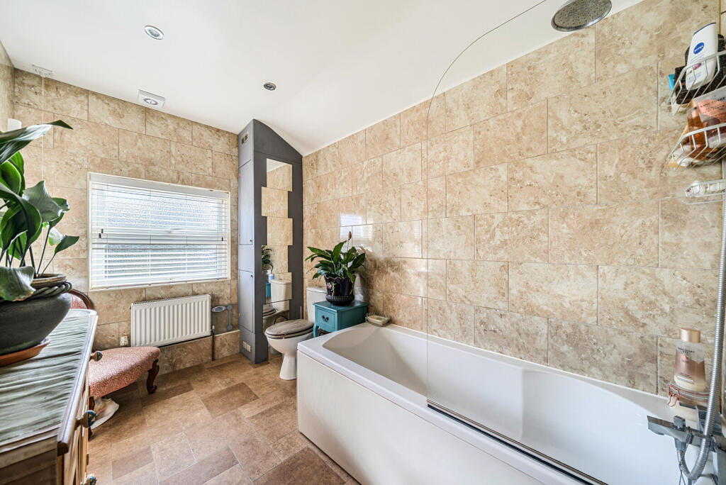 1363831-3-68e543a...