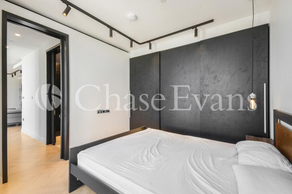 One Crown Place, The