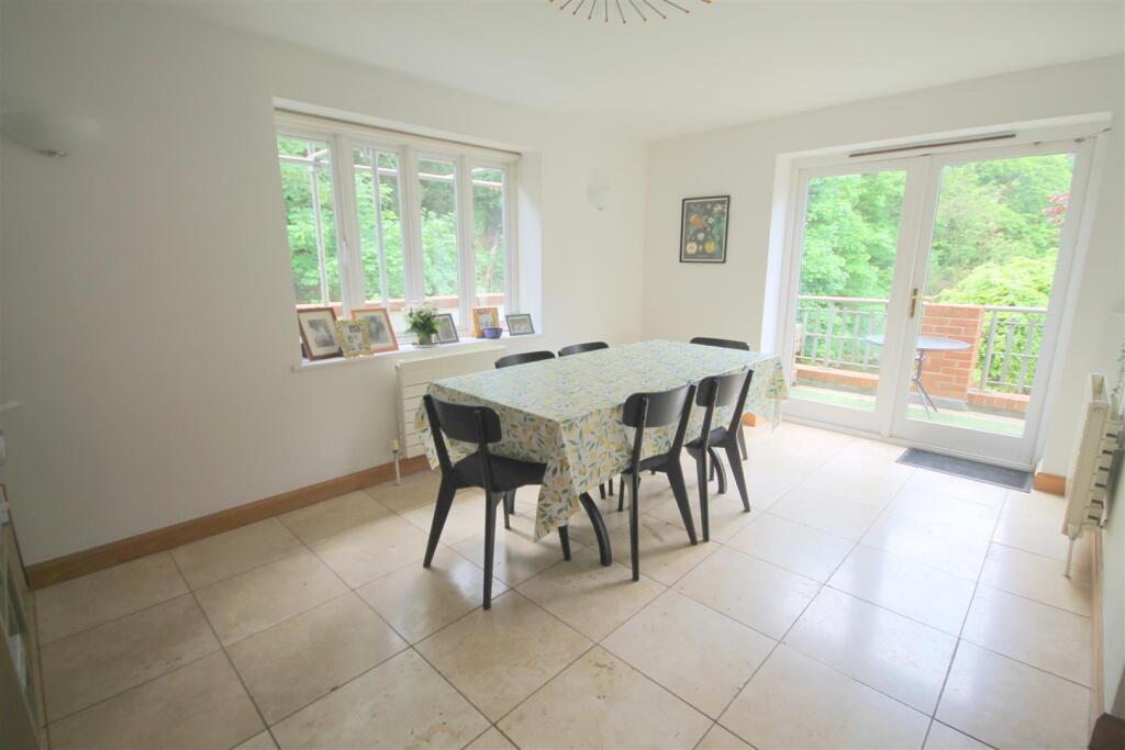 Dining room.JPG