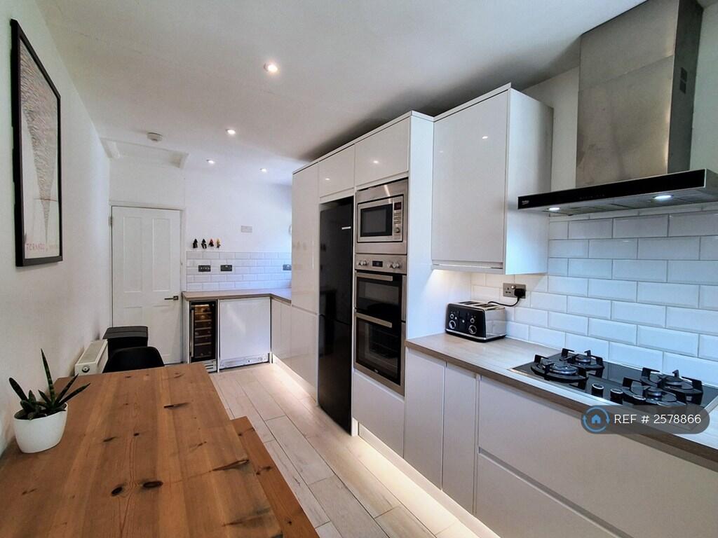 Kitchen 2