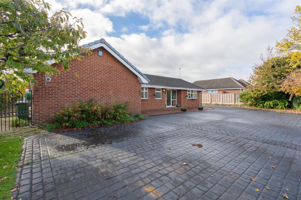 156 Station Road-38.jpg