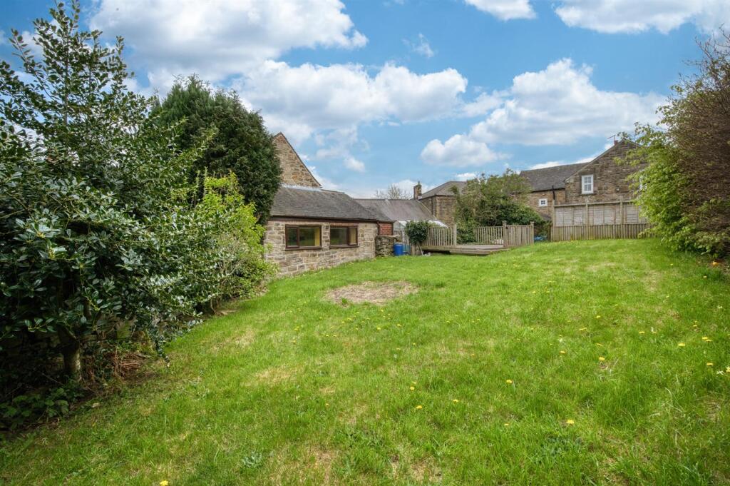 Rear Garden to decking.jpg