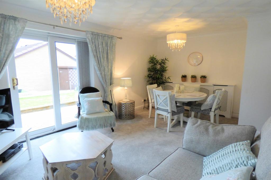 Lounge Dining Room