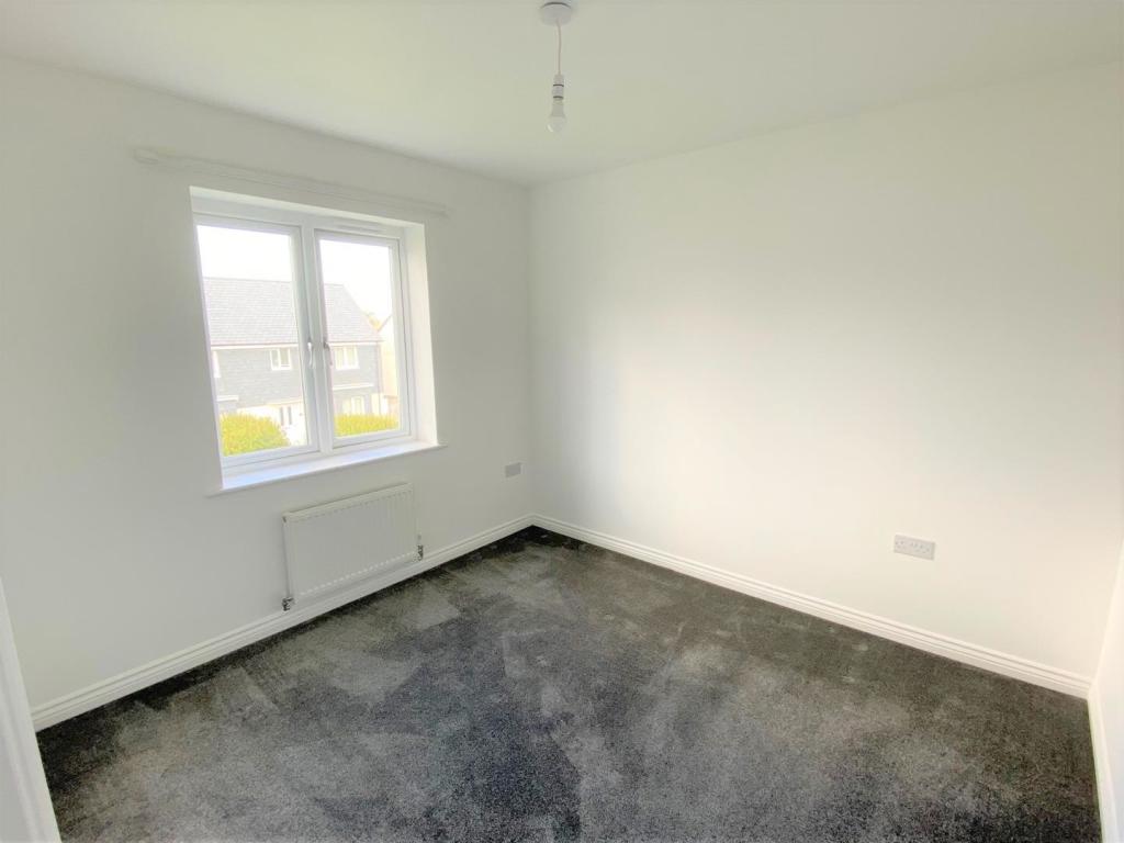 27 Oxley Vale Bedroom 1