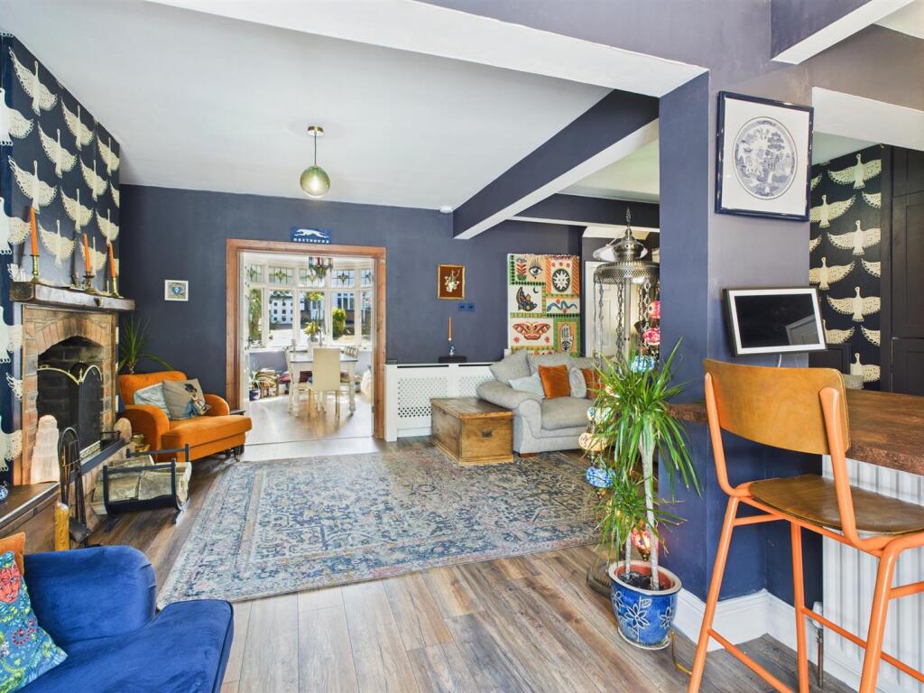 Lounge/Breakfast Kitchen