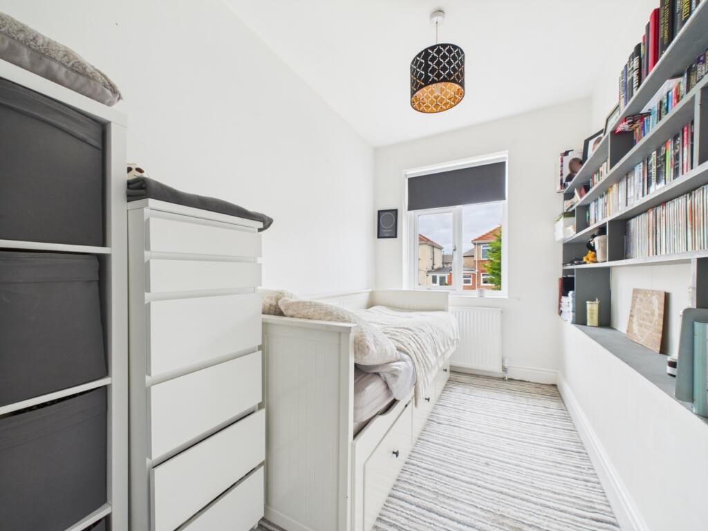 CAM02195G0-PR0093-STILL027