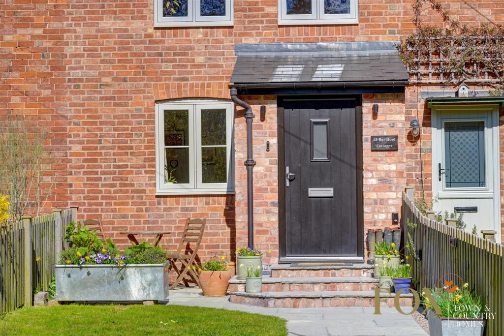 13 Rushford Cottage (21).jpg