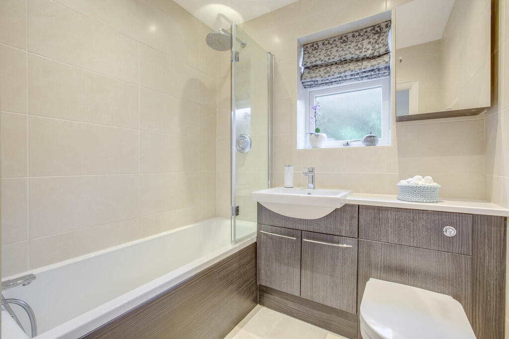 71 Amersham Road,...