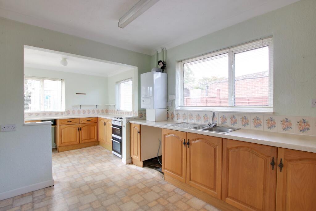 KITCHEN BREAKFAST ROOM
