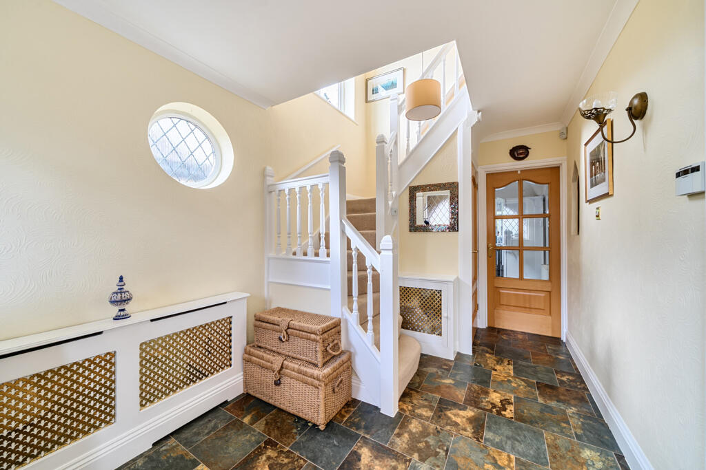 1348903-4-68b974f...