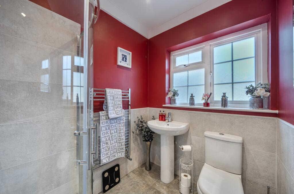 1350102-15-68bafa7286c57