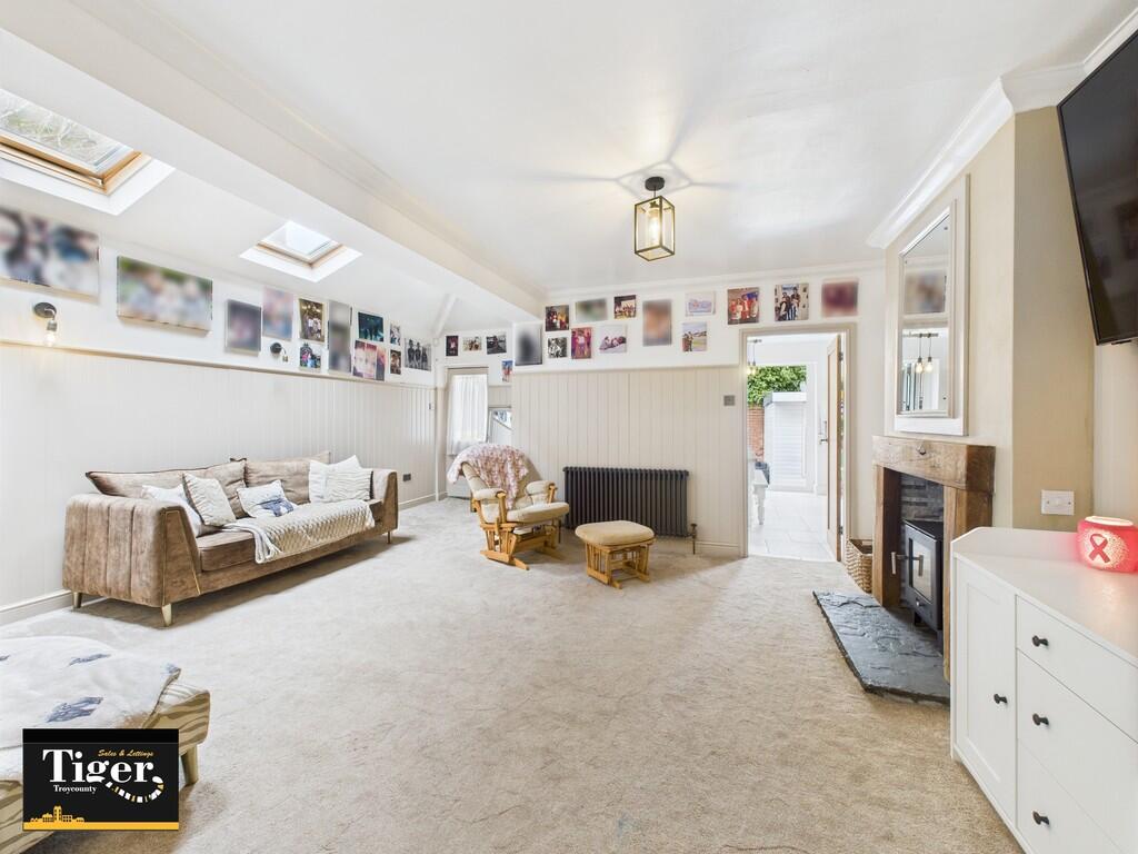 CAM03440G0-PR0361...