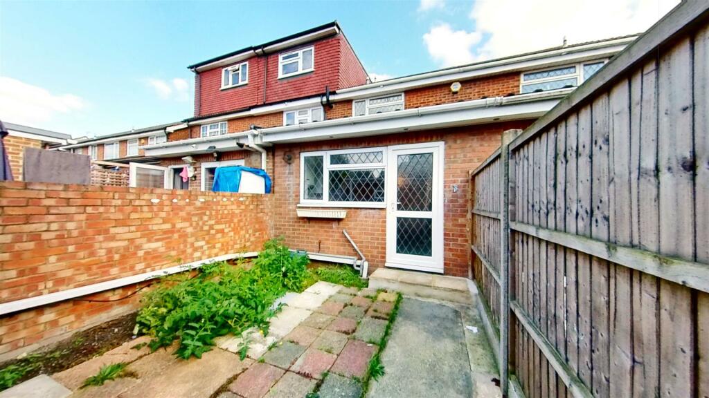 Cleave-Avenue-Hayes-UB3-09242021_112916.jpg