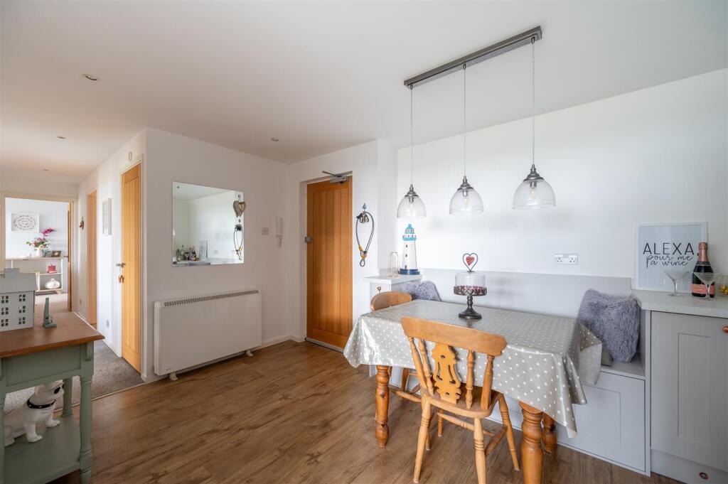 7 Shearwater Court 25 16.jpg