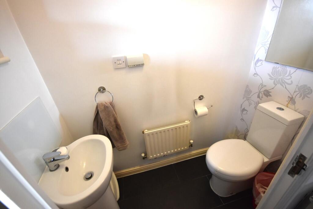 GROUND FLOOR W.C.