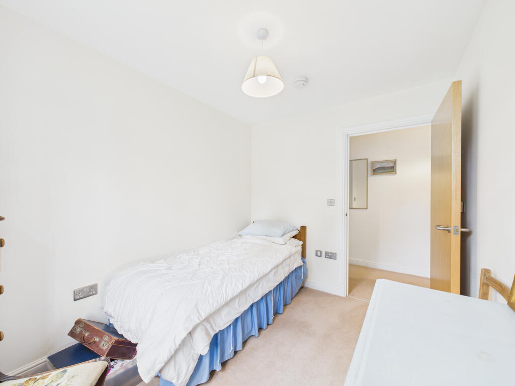 CAM02909G0-PR0473-STILL013