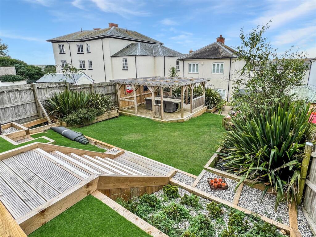 27 Stret Caradoc Garden