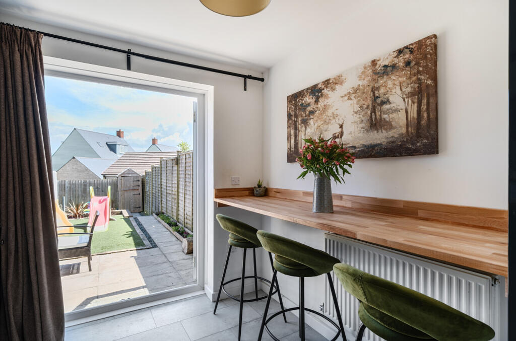 1298691-4-683742d...